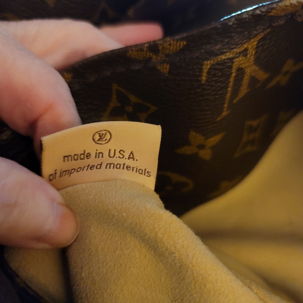 Authentic Louis Vuitton Artsy Monogram Hobo Shoulder Bag - Picture 11 of 12
